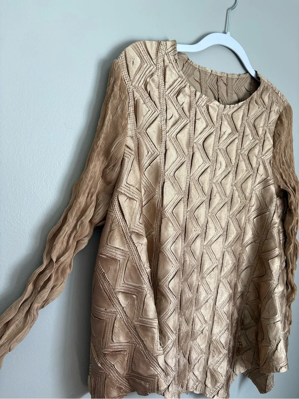 Rich Radi Q’s New York Gold Micro Pleated Co-ordTop Skirt Diamond Texture Glam